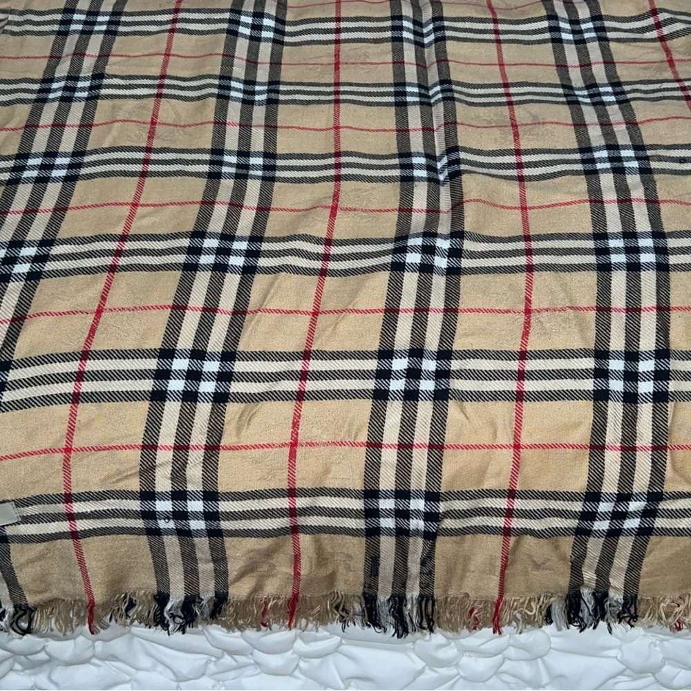 BURBERRY Authentic Scarf - Picture 9 of 11
